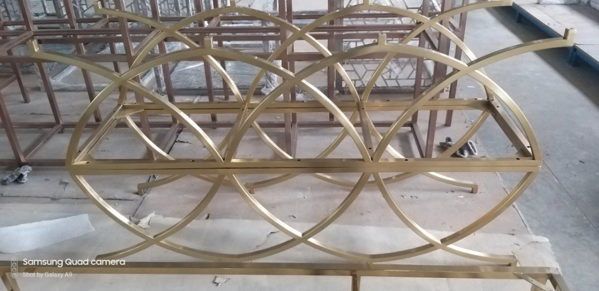 gia công inox mạ vàng